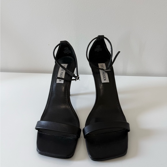 Steve Madden SHAYE Y2K Black Minimalist Ankle Strap Heels Square Toe 7/7.5 - Picture 2 of 6